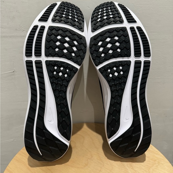 Nike Air Zoom Pegasus 40 Black White Mens 13 - Picture 6 of 7